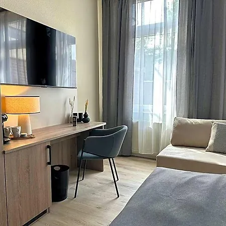 City Hotel Hameln 2*