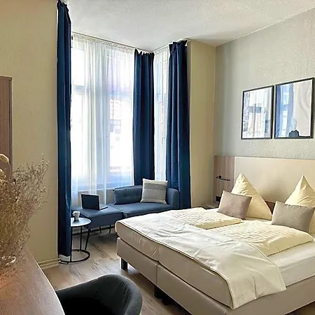 City Hotel Hameln 2*