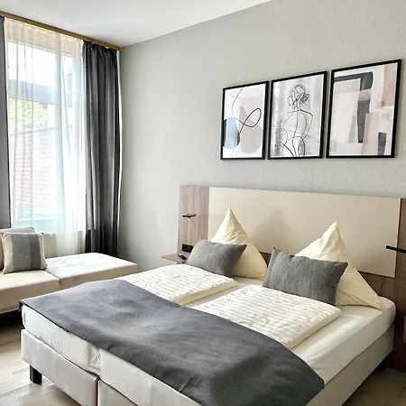 City Hotel Hameln 2*